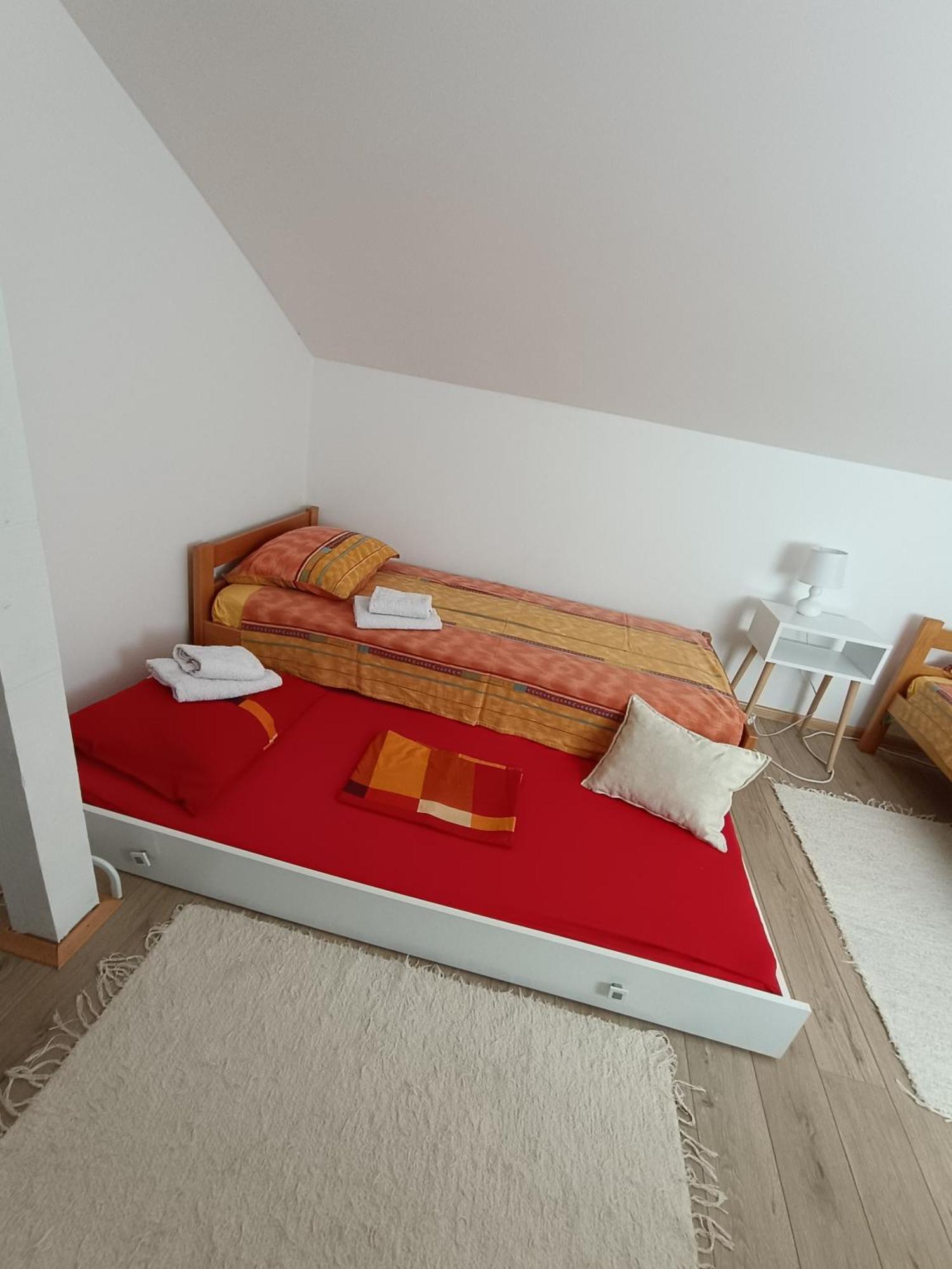 Apartmani S - Dsn Кралево Стая снимка