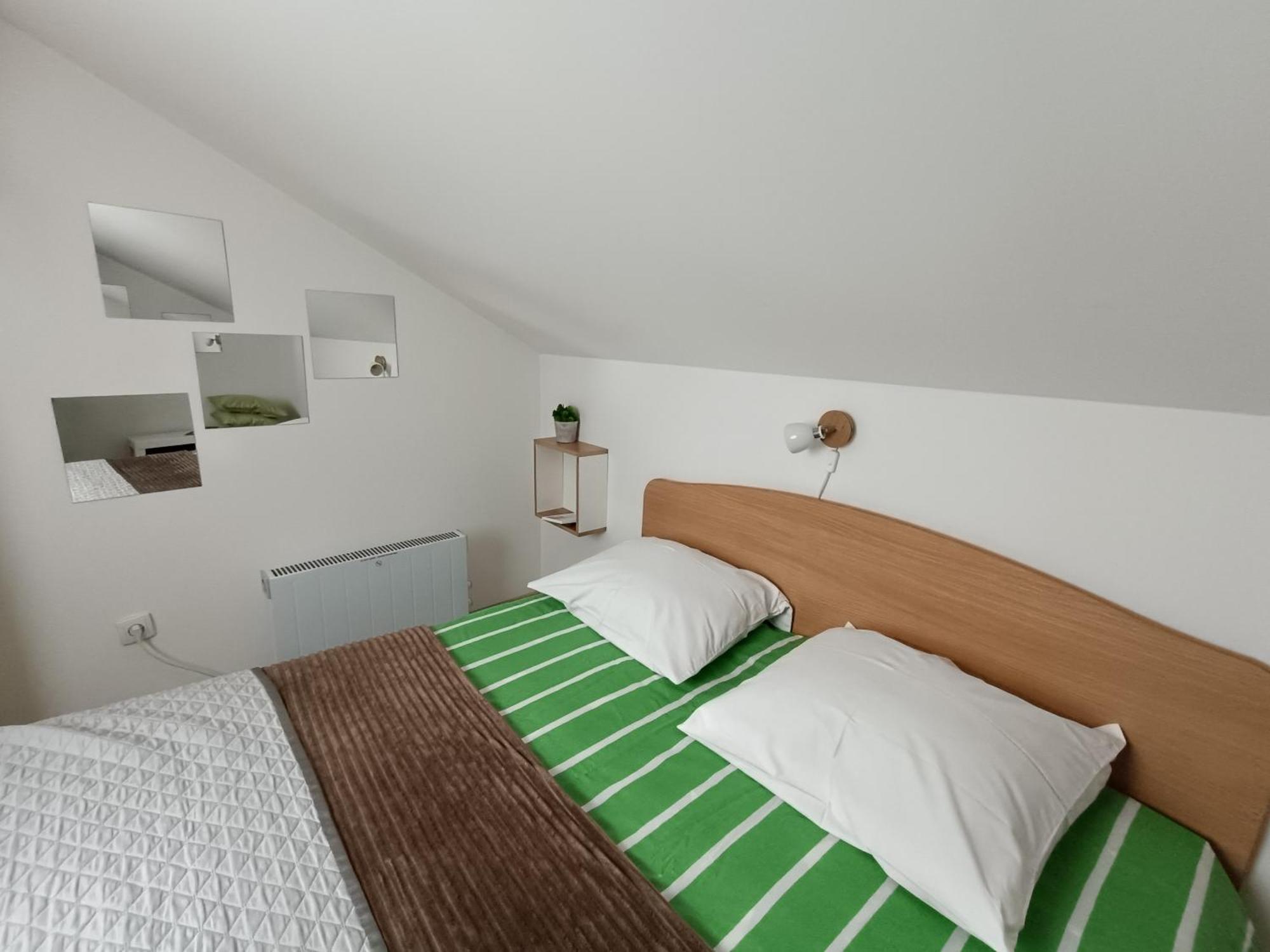 Apartmani S - Dsn Кралево Стая снимка