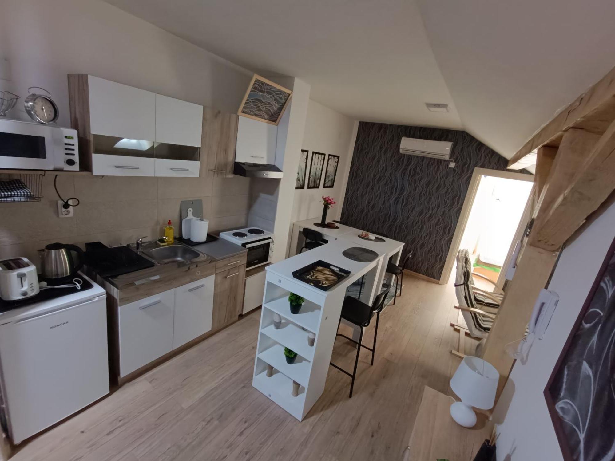 Apartmani S - Dsn Кралево Стая снимка
